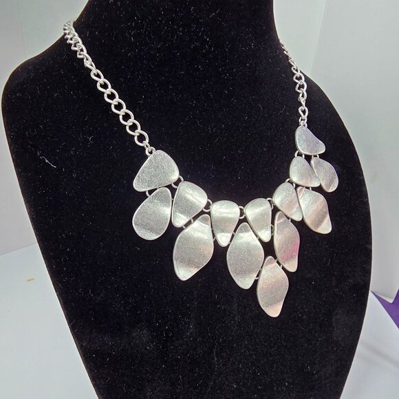 Dragon scale Silver Tone Necklace Fine Aluminum Statement Necklace - Picture 2 of 6